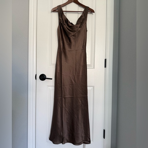 NWT Reformation Bryn Silk Dress in Magnetic - Picture 7 of 10